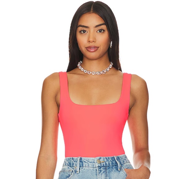 Too big - Picture 1 of 3